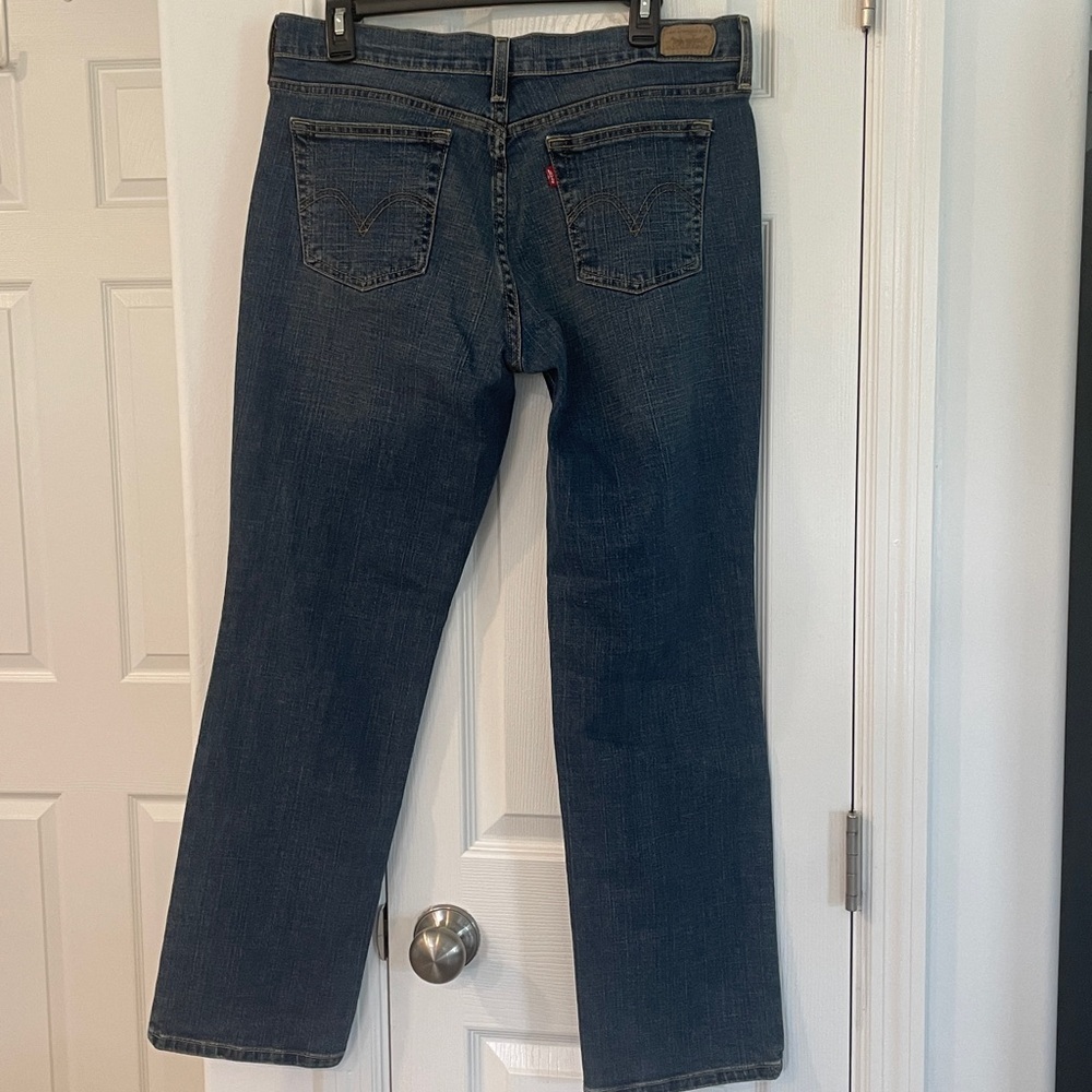Levi's Women's Straight-Leg Jeans - Blue Wash in size 12 Short - Picture 6 of 8